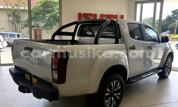 Buy Used Isuzu KB Silver Car in Beitbridge in Matabeleland South Buy Used Isuzu KB Silver Car in Beitbridge in Matabeleland South