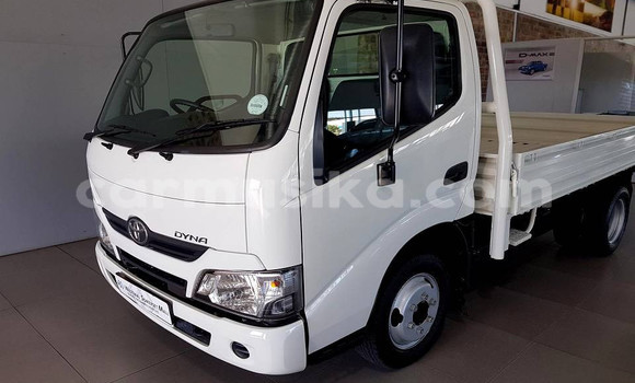 Acheter Occasion Utilitaire Toyota Dyna Blanc à Beitbridge, Matabeleland South Acheter Occasion Utilitaire Toyota Dyna Blanc à Beitbridge, Matabeleland South