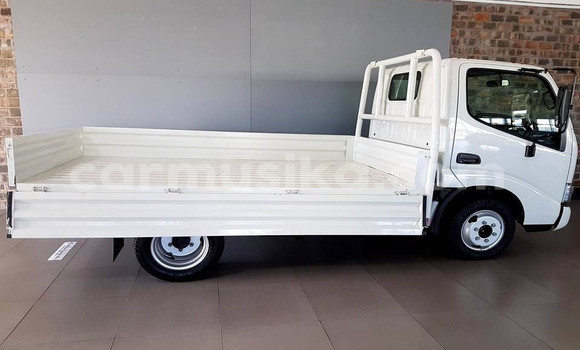 Acheter Occasion Utilitaire Toyota Dyna Blanc à Beitbridge, Matabeleland South Acheter Occasion Utilitaire Toyota Dyna Blanc à Beitbridge, Matabeleland South