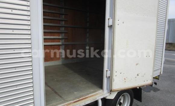 Tenga Tsaru Toyota Dyna Zvimwe Rori in Beitbridge in Matabeleland South Tenga Tsaru Toyota Dyna Zvimwe Rori in Beitbridge in Matabeleland South