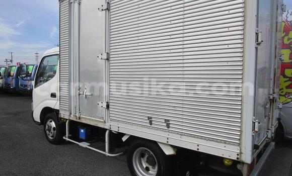 Tenga Tsaru Toyota Dyna Zvimwe Rori in Beitbridge in Matabeleland South Tenga Tsaru Toyota Dyna Zvimwe Rori in Beitbridge in Matabeleland South