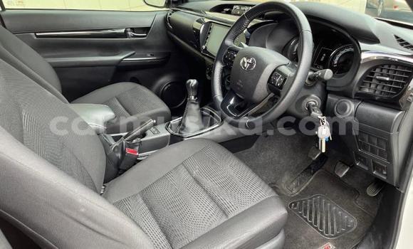 Buy Used Toyota Hilux White Car in Beitbridge in Matabeleland South Buy Used Toyota Hilux White Car in Beitbridge in Matabeleland South