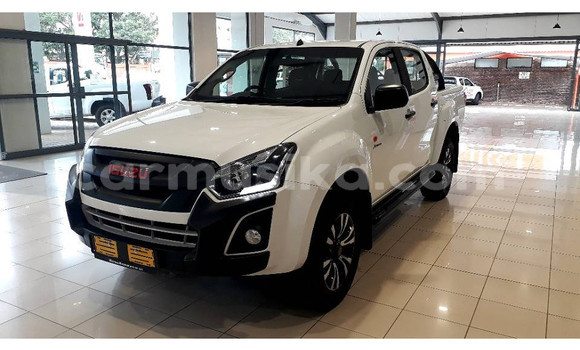 Tenga Tsaru Isuzu KB Chena Mota in Beitbridge in Matabeleland South