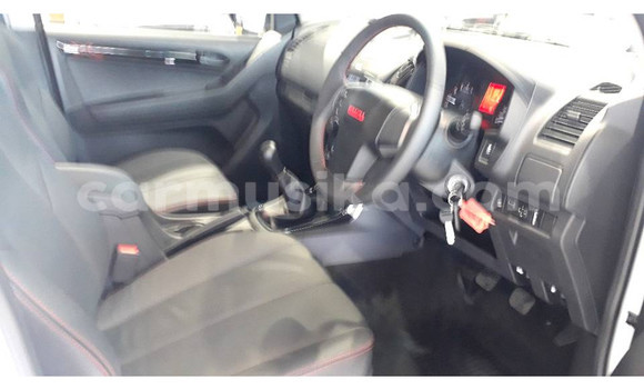 Acheter Occasion Voiture Isuzu KB Blanc à Beitbridge, Matabeleland South Acheter Occasion Voiture Isuzu KB Blanc à Beitbridge, Matabeleland South