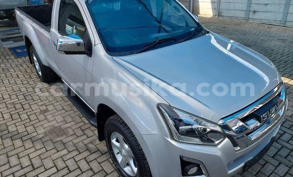 Tenga Tsaru Isuzu KB Sirivha Mota in Beitbridge in Matabeleland South