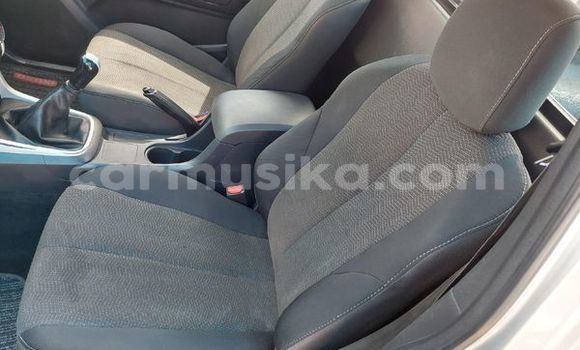 Acheter Occasion Voiture Isuzu KB Gris à Beitbridge, Matabeleland South Acheter Occasion Voiture Isuzu KB Gris à Beitbridge, Matabeleland South