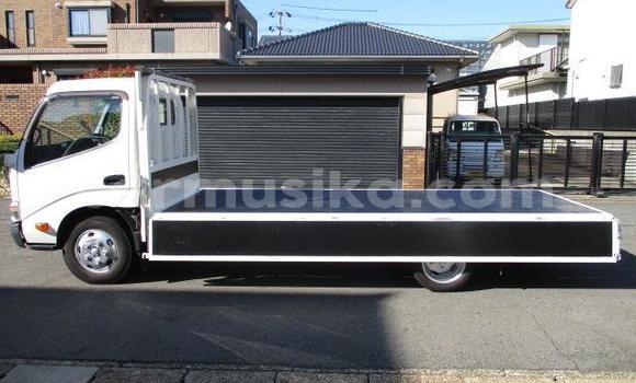 Acheter Occasion Utilitaire Toyota Dyna Blanc à Beitbridge, Matabeleland South Acheter Occasion Utilitaire Toyota Dyna Blanc à Beitbridge, Matabeleland South