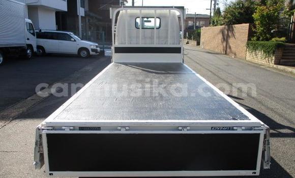 Acheter Occasion Utilitaire Toyota Dyna Blanc à Beitbridge, Matabeleland South Acheter Occasion Utilitaire Toyota Dyna Blanc à Beitbridge, Matabeleland South