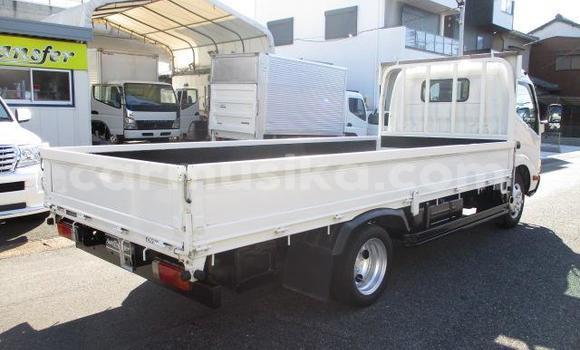 Acheter Occasion Utilitaire Toyota Dyna Blanc à Beitbridge, Matabeleland South Acheter Occasion Utilitaire Toyota Dyna Blanc à Beitbridge, Matabeleland South