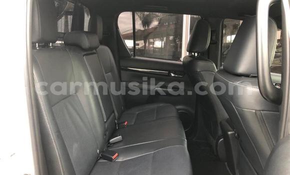 Acheter Occasion Voiture Toyota Hilux Blanc à Beitbridge, Matabeleland South Acheter Occasion Voiture Toyota Hilux Blanc à Beitbridge, Matabeleland South