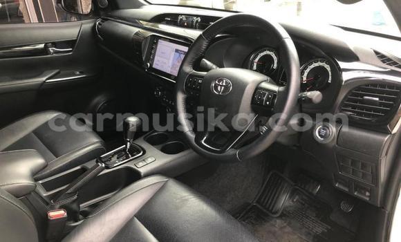 Acheter Occasion Voiture Toyota Hilux Blanc à Beitbridge, Matabeleland South Acheter Occasion Voiture Toyota Hilux Blanc à Beitbridge, Matabeleland South