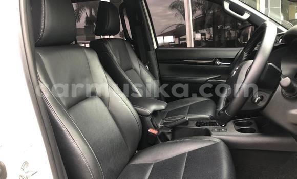 Acheter Occasion Voiture Toyota Hilux Blanc à Beitbridge, Matabeleland South Acheter Occasion Voiture Toyota Hilux Blanc à Beitbridge, Matabeleland South