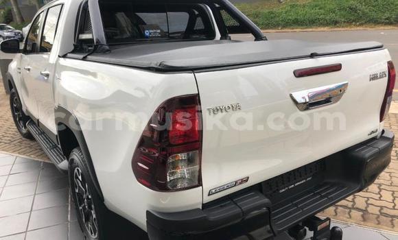 Acheter Occasion Voiture Toyota Hilux Blanc à Beitbridge, Matabeleland South Acheter Occasion Voiture Toyota Hilux Blanc à Beitbridge, Matabeleland South