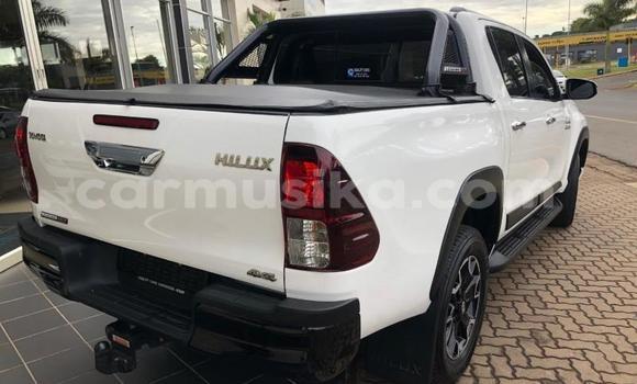 Acheter Occasion Voiture Toyota Hilux Blanc à Beitbridge, Matabeleland South Acheter Occasion Voiture Toyota Hilux Blanc à Beitbridge, Matabeleland South