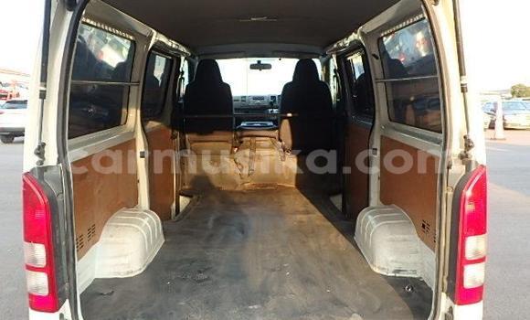 Buy Used Toyota Hiace Silver Car in Beitbridge in Matabeleland South Buy Used Toyota Hiace Silver Car in Beitbridge in Matabeleland South