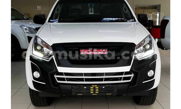 Tenga Tsaru Isuzu KB Chena Mota in Beitbridge in Matabeleland South