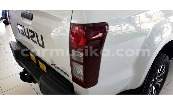 Buy Used Isuzu KB White Car in Beitbridge in Matabeleland South Buy Used Isuzu KB White Car in Beitbridge in Matabeleland South