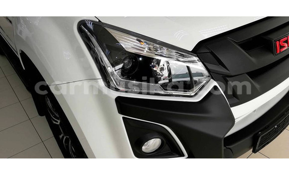 Buy Used Isuzu KB White Car in Beitbridge in Matabeleland South Buy Used Isuzu KB White Car in Beitbridge in Matabeleland South