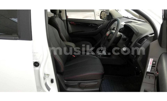 Buy Used Isuzu KB White Car in Beitbridge in Matabeleland South Buy Used Isuzu KB White Car in Beitbridge in Matabeleland South