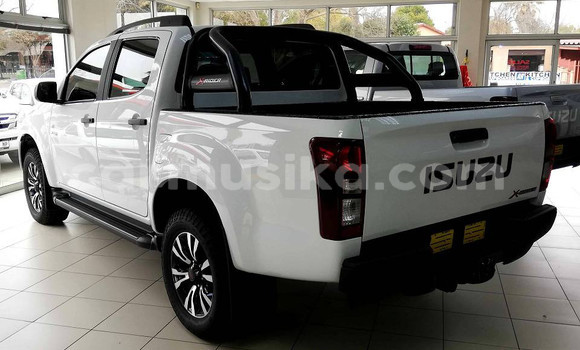 Buy Used Isuzu KB White Car in Beitbridge in Matabeleland South Buy Used Isuzu KB White Car in Beitbridge in Matabeleland South