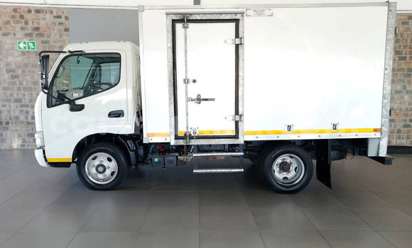Buy Used Toyota Dyna White Truck in Beitbridge in Matabeleland South Buy Used Toyota Dyna White Truck in Beitbridge in Matabeleland South