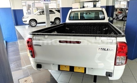 Buy Used Toyota Hilux White Car in Bulawayo in Bulawayo Buy Used Toyota Hilux White Car in Bulawayo in Bulawayo