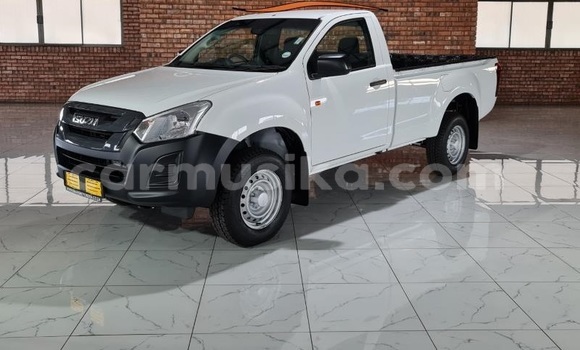 Buy Used Isuzu D–MAX White Car in Harare in Harare Buy Used Isuzu D–MAX White Car in Harare in Harare