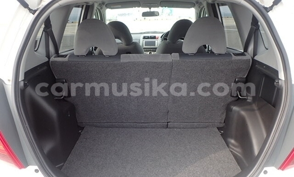 Acheter Occasion Voiture Honda Fit Blanc à Beitbridge, Matabeleland South Acheter Occasion Voiture Honda Fit Blanc à Beitbridge, Matabeleland South