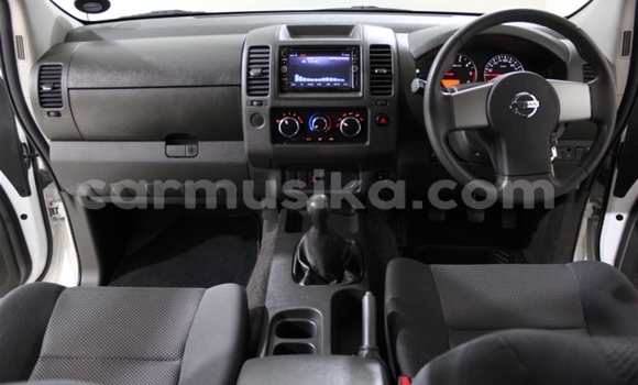 Buy Used Nissan Navara (Frontier) White Car in Beitbridge in Matabeleland South Buy Used Nissan Navara (Frontier) White Car in Beitbridge in Matabeleland South