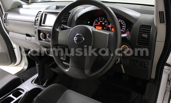 Buy Used Nissan Navara (Frontier) White Car in Beitbridge in Matabeleland South Buy Used Nissan Navara (Frontier) White Car in Beitbridge in Matabeleland South