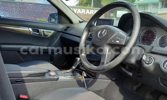 Tenga Tsaru Mercedes-Benz C-Classe Sirivha Mota in Harare in Harare Tenga Tsaru Mercedes-Benz C-Classe Sirivha Mota in Harare in Harare
