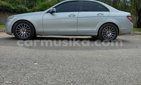 Tenga Tsaru Mercedes-Benz C-Classe Sirivha Mota in Harare in Harare Tenga Tsaru Mercedes-Benz C-Classe Sirivha Mota in Harare in Harare