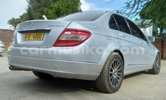 Tenga Tsaru Mercedes-Benz C-Classe Sirivha Mota in Harare in Harare Tenga Tsaru Mercedes-Benz C-Classe Sirivha Mota in Harare in Harare