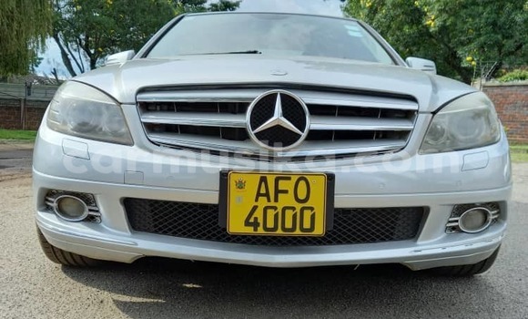 Tenga Tsaru Mercedes-Benz C-Classe Sirivha Mota in Harare in Harare Tenga Tsaru Mercedes-Benz C-Classe Sirivha Mota in Harare in Harare