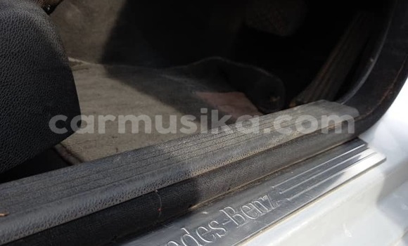 Tenga Tsaru Mercedes-Benz C-Classe Sirivha Mota in Harare in Harare Tenga Tsaru Mercedes-Benz C-Classe Sirivha Mota in Harare in Harare