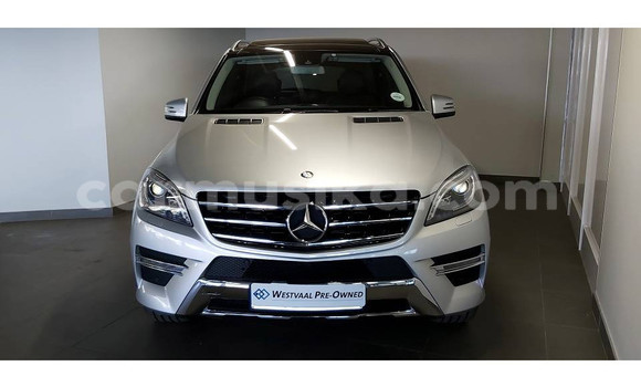 Buy Used Mercedes‒Benz ML–Class Silver Car in Beitbridge in Matabeleland South