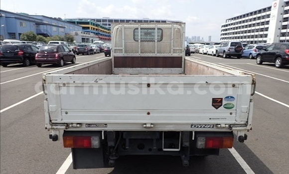 Nunua Ilio tumika Toyota Dyna Nyeupe Gari ndani ya Beitbridge nchini Matabeleland Kusini Nunua Ilio tumika Toyota Dyna Nyeupe Gari ndani ya Beitbridge nchini Matabeleland Kusini