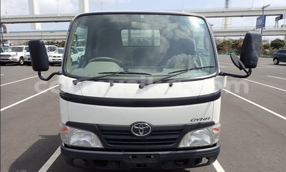 Nunua Ilio tumika Toyota Dyna Nyeupe Gari ndani ya Beitbridge nchini Matabeleland Kusini Nunua Ilio tumika Toyota Dyna Nyeupe Gari ndani ya Beitbridge nchini Matabeleland Kusini