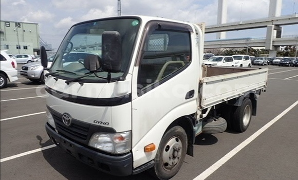 Nunua Ilio tumika Toyota Dyna Nyeupe Gari ndani ya Beitbridge nchini Matabeleland Kusini Nunua Ilio tumika Toyota Dyna Nyeupe Gari ndani ya Beitbridge nchini Matabeleland Kusini