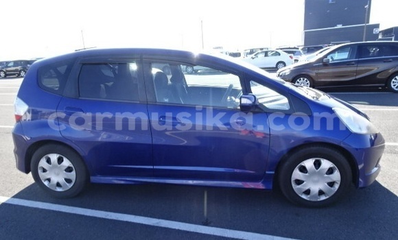 Nunua Ilio tumika Honda Fit Bluu Gari ndani ya Beitbridge nchini Matabeleland Kusini Nunua Ilio tumika Honda Fit Bluu Gari ndani ya Beitbridge nchini Matabeleland Kusini