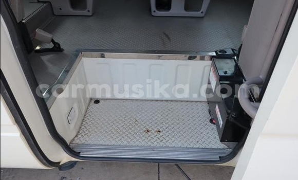 Acheter Occasion Voiture Toyota Coaster Blanc à Beitbridge, Matabeleland South Acheter Occasion Voiture Toyota Coaster Blanc à Beitbridge, Matabeleland South