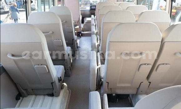 Acheter Occasion Voiture Toyota Coaster Blanc à Beitbridge, Matabeleland South Acheter Occasion Voiture Toyota Coaster Blanc à Beitbridge, Matabeleland South