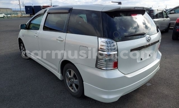 Buy Used Toyota Wish White Car in Beitbridge in Matabeleland South Buy Used Toyota Wish White Car in Beitbridge in Matabeleland South