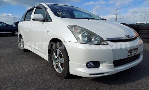 Buy Used Toyota Wish White Car in Beitbridge in Matabeleland South Buy Used Toyota Wish White Car in Beitbridge in Matabeleland South
