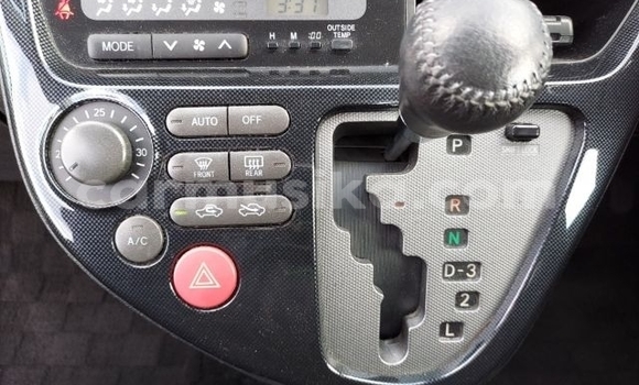 Buy Used Toyota Wish White Car in Beitbridge in Matabeleland South Buy Used Toyota Wish White Car in Beitbridge in Matabeleland South