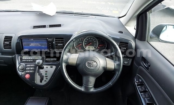 Buy Used Toyota Wish White Car in Beitbridge in Matabeleland South Buy Used Toyota Wish White Car in Beitbridge in Matabeleland South