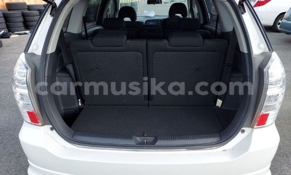 Buy Used Toyota Wish White Car in Beitbridge in Matabeleland South Buy Used Toyota Wish White Car in Beitbridge in Matabeleland South