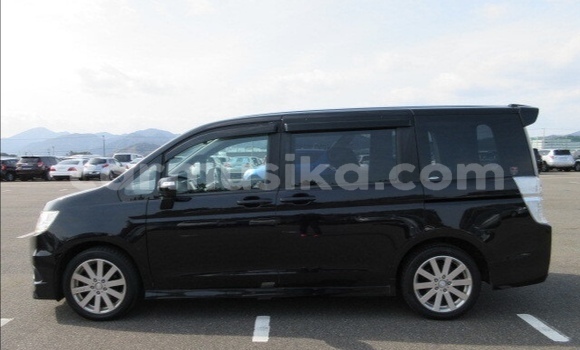 Acheter Occasion Voiture Honda Stepwgn Noir à Beitbridge, Matabeleland South Acheter Occasion Voiture Honda Stepwgn Noir à Beitbridge, Matabeleland South