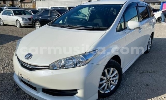 Buy Used Toyota Wish White Car in Beitbridge in Matabeleland South