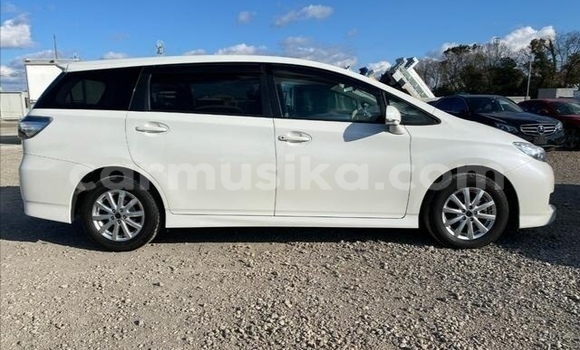 Acheter Occasion Voiture Toyota Wish Blanc à Beitbridge, Matabeleland South Acheter Occasion Voiture Toyota Wish Blanc à Beitbridge, Matabeleland South